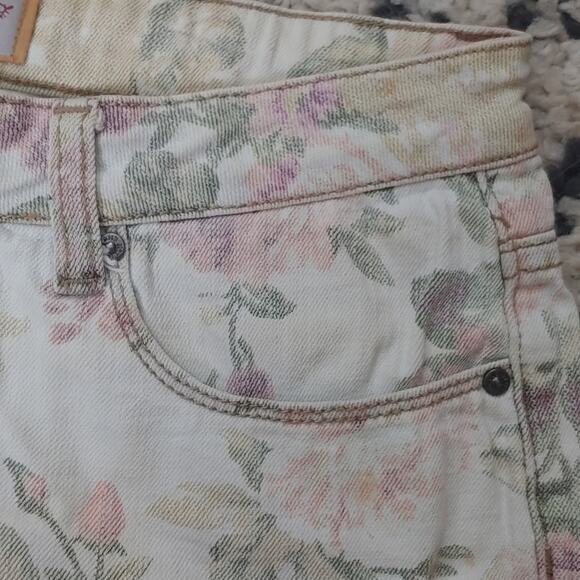 Iris Jeans Distressed Floral Multicolor Pastel Denim Jean Short Shorts Size S - Picture 4 of 5